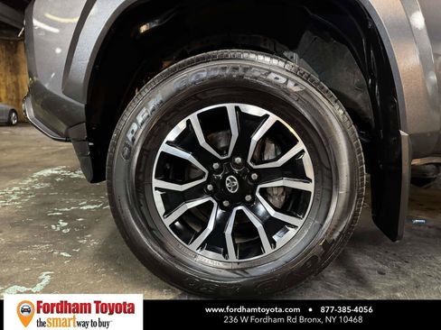 Used 2023 Toyota Tacoma TRD Sport AWD/4WD image 9