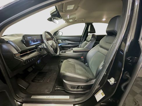 Used 2023 Nissan Ariya AWD image 13