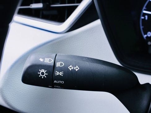 Used 2024 Toyota Corolla SE image 12