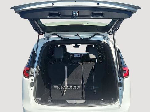 New 2026 Chrysler Pacifica Select FWD image 21