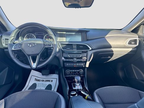 Used 2019 INFINITI QX30 image 22