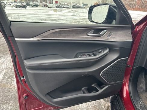 Used 2022 Jeep Grand Cherokee L Limited image 43