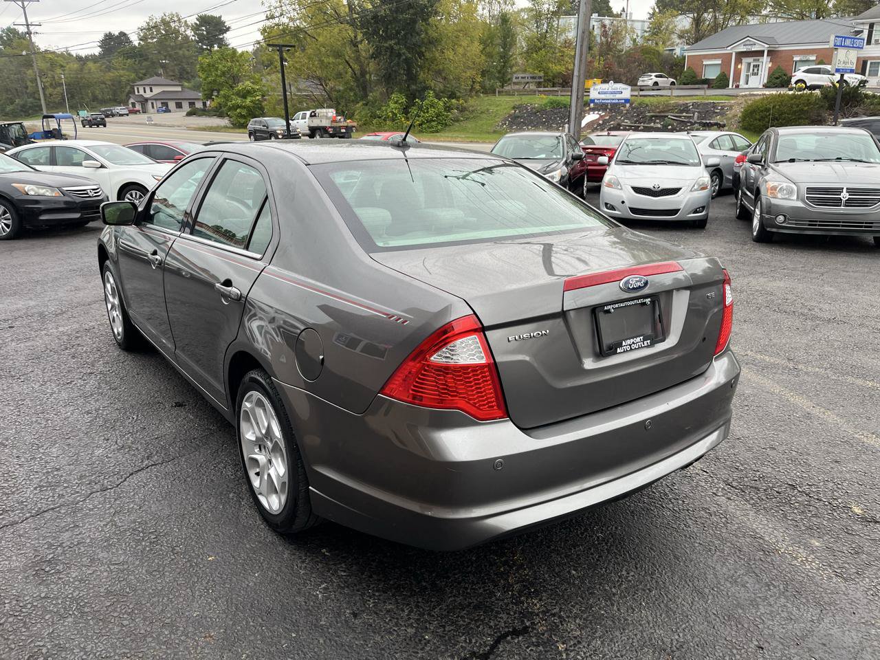 Used 2010 Ford Fusion SE FWD image 6