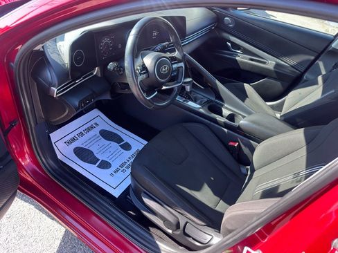 Used 2023 Hyundai Elantra SEL w/ Convenience Package FWD image 13