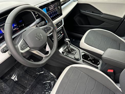 New 2026 Volkswagen Taos SE image 9