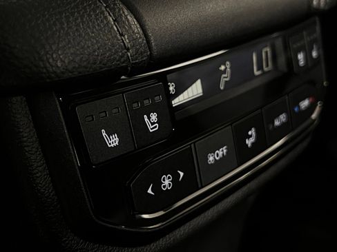 Certified 2025 Toyota Grand Highlander AWD image 28