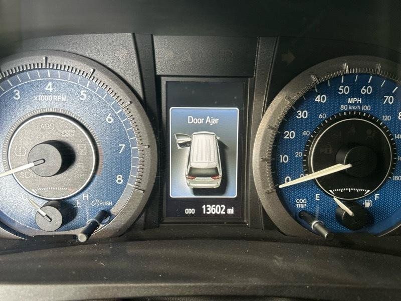 Used 2020 Toyota Sienna XLE w/ XLE Navigation Package FWD image 29