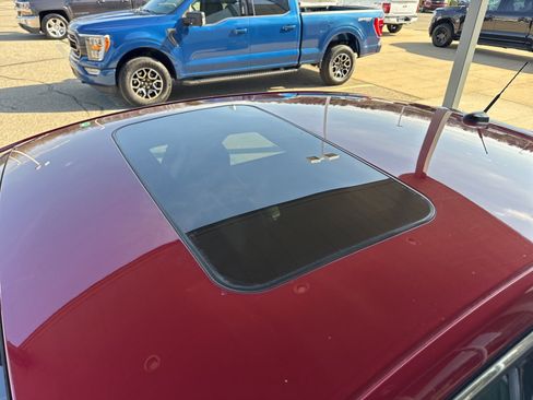 Certified 2018 Ford Fusion SE w/ Fusion SE Technology Package image 21