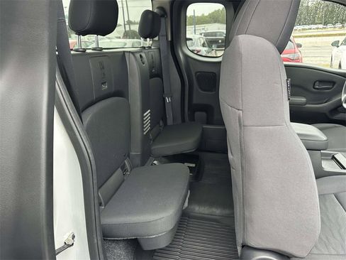 Used 2022 Nissan Frontier S image 7