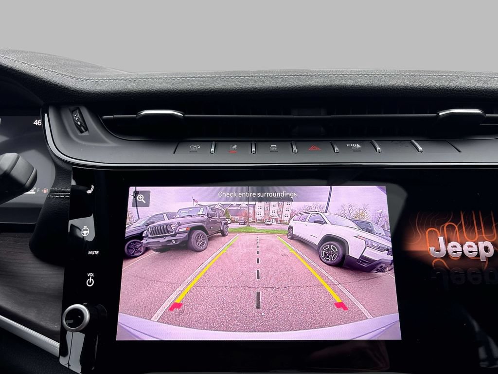 New 2026 Jeep Grand Cherokee Altitude AWD/4WD image 11