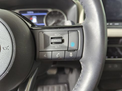 Used 2023 Nissan Rogue SV w/ SV Premium B Package FWD image 28