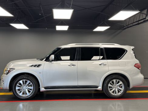 Used 2017 INFINITI QX80 4WD image 3