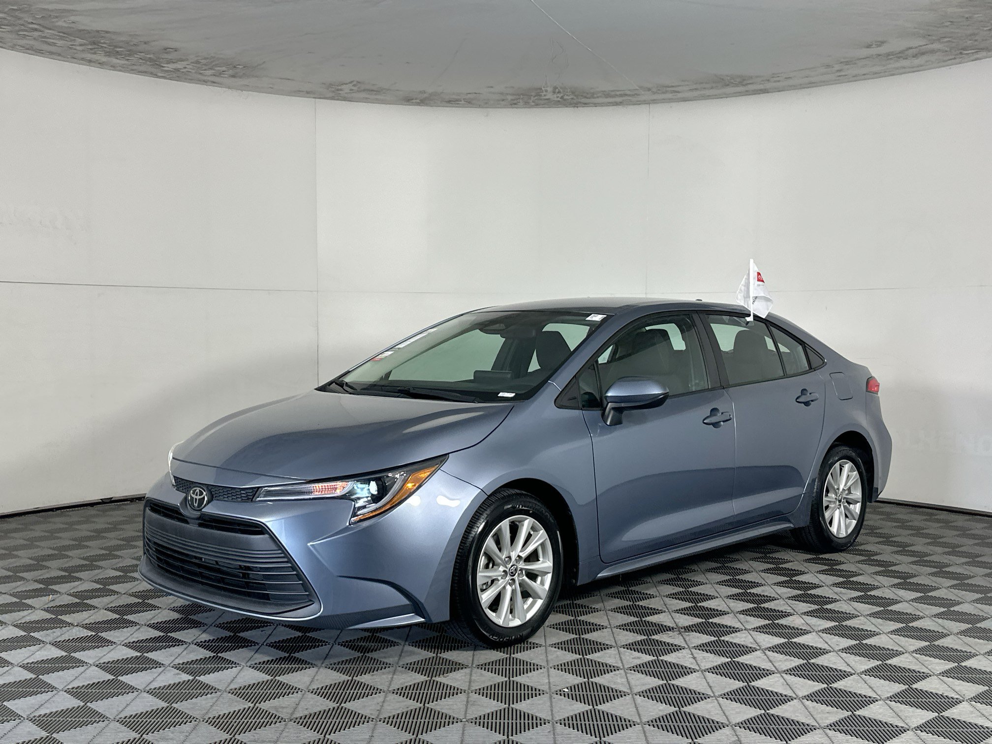 Used 2024 Toyota Corolla LE w/ LE Convenience Package FWD image 7