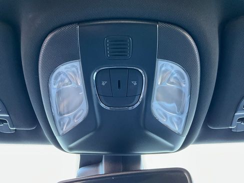 Used 2025 Jeep Compass Limited image 17