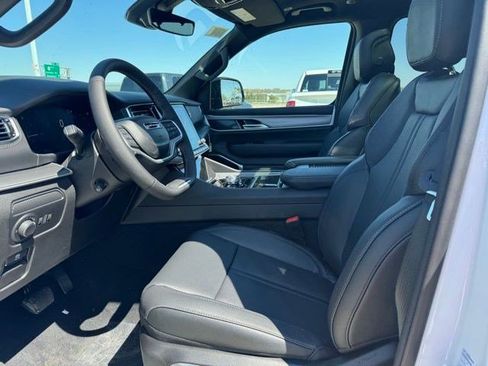 New 2026 Jeep Grand Wagoneer Limited AWD/4WD image 9