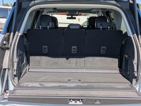 New 2025 Lincoln Navigator Reserve image 13