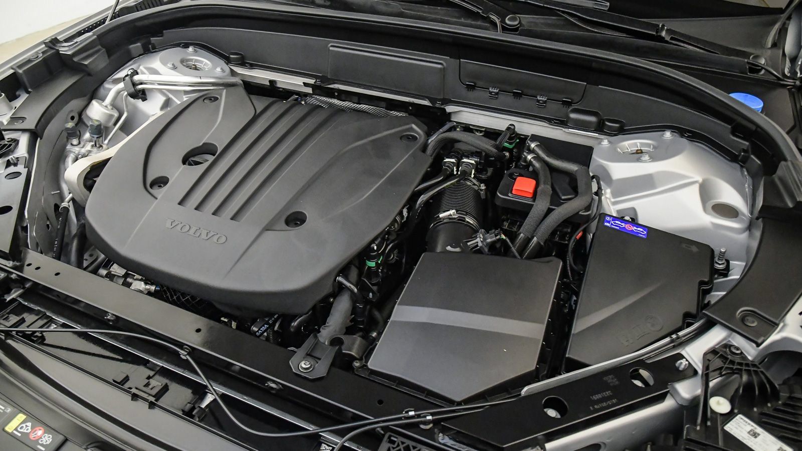 Certified 2023 Volvo XC60 B5 Ultimate w/ Climate Package FWD image 28