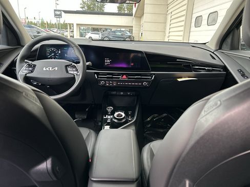 New 2026 Kia Niro Wind FWD image 16