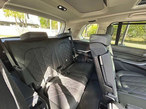 Used 2025 BMW X7 xDrive40i AWD/4WD image 48