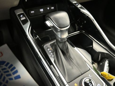 Certified 2023 Kia Sorento SX image 24