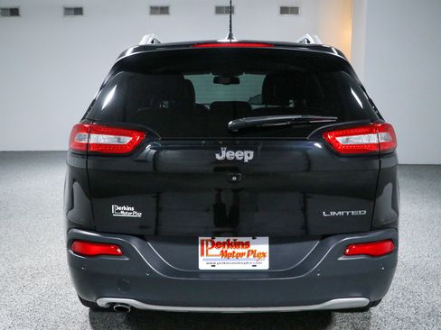 Used 2018 Jeep Cherokee Limited FWD image 8