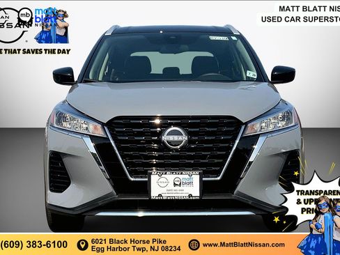 Used 2023 Nissan Kicks SV FWD image 2