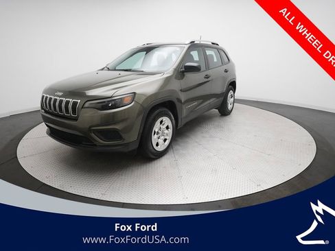 Used 2019 Jeep Cherokee Sport w/ Cold Weather Group image 1
