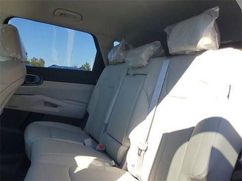 New 2026 Kia Sorento S image 9