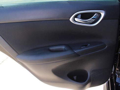 Used 2018 Nissan Sentra SR FWD image 9