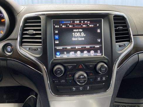 Used 2015 Jeep Grand Cherokee Overland image 16