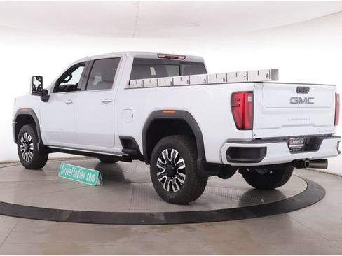 Used 2026 GMC Sierra 2500 Denali Ultimate w/ LPO, GMC Protection Package AWD/4WD image 8