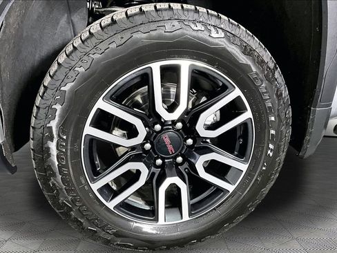 Used 2025 GMC Sierra 1500 AT4 w/ AT4 Premium Package AWD/4WD image 34