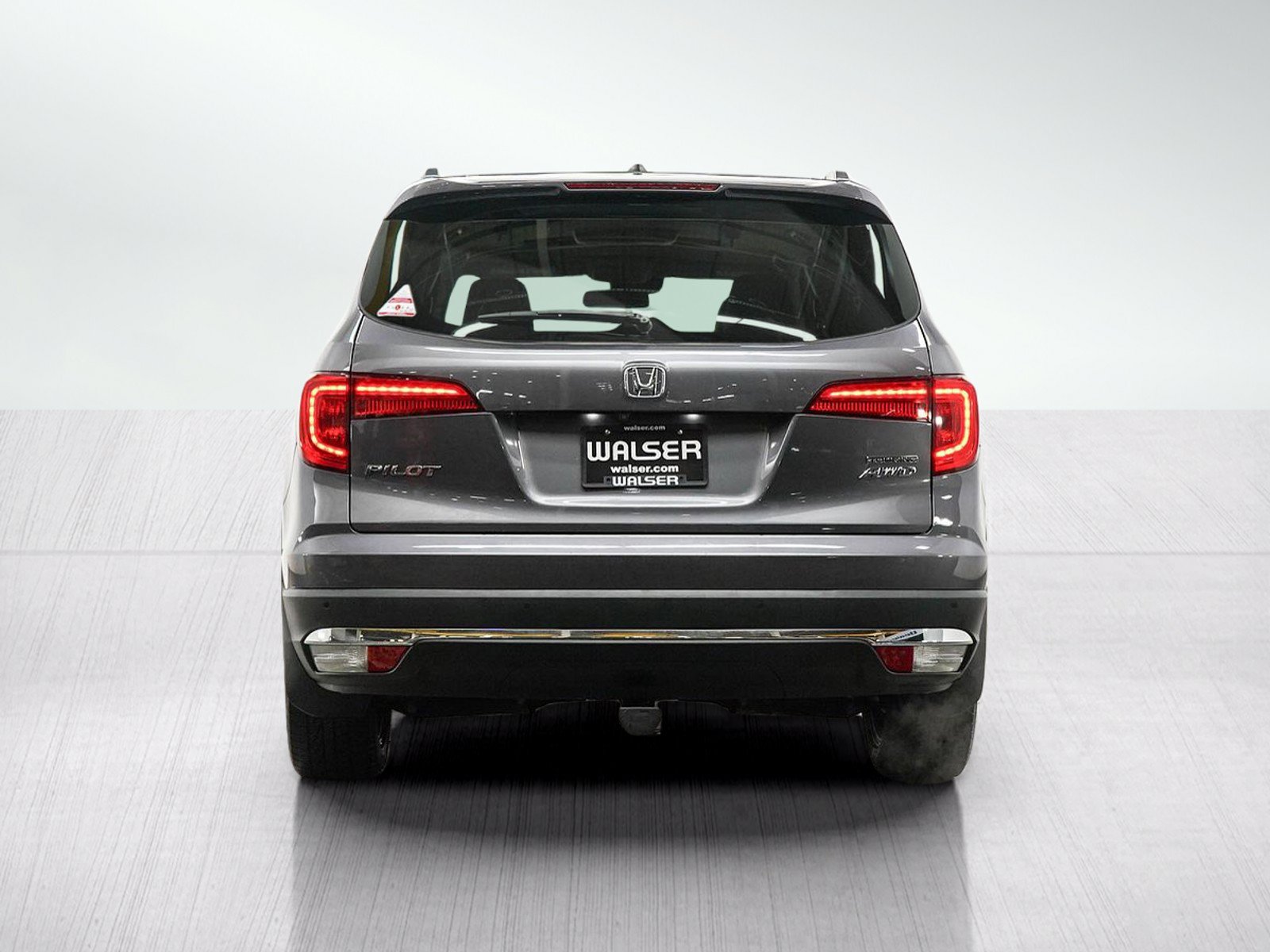 Used 2017 Honda Pilot Touring image 4