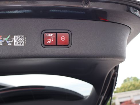 Used 2026 Mercedes-Benz GLC 300 image 23