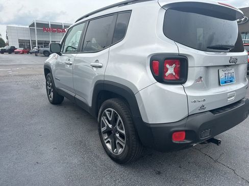 Used 2018 Jeep Renegade Latitude w/ Cold Weather Group AWD/4WD image 7