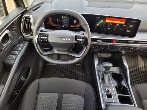 New 2026 Kia Sorento LX FWD image 12