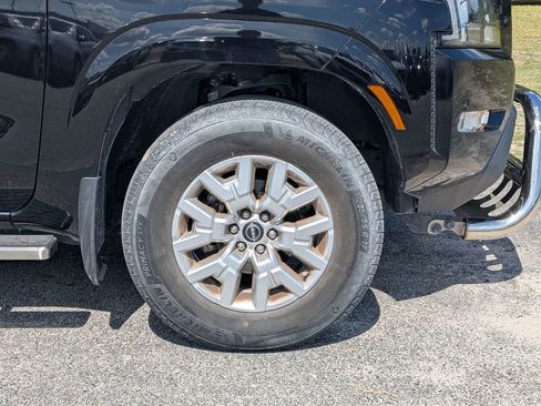 Used 2022 Nissan Frontier SV RWD image 11
