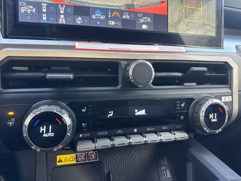 Certified 2024 Toyota Tacoma TRD Off-Road image 27