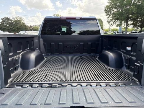 Used 2025 GMC Sierra 1500 SLT AWD/4WD image 8
