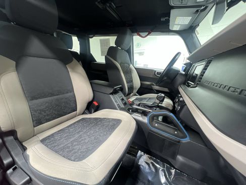 Used 2023 Ford Bronco Wildtrak AWD/4WD image 24