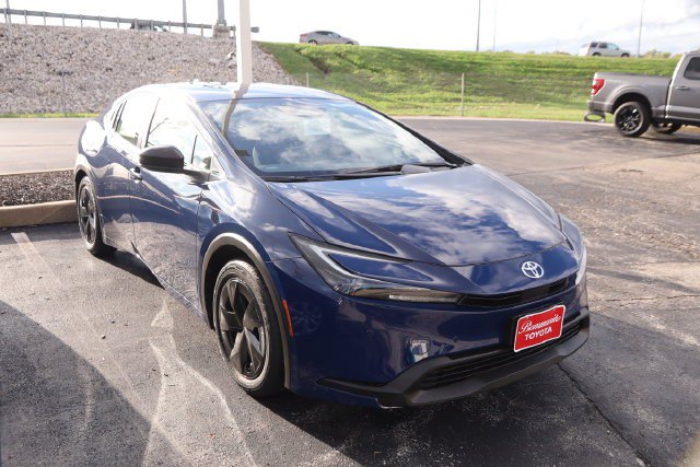 New 2027 Toyota Prius LE FWD image 3
