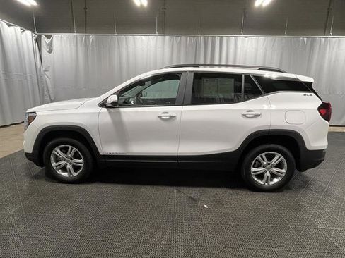 Used 2024 GMC Terrain SLE w/ Driver Convenience Package image 13