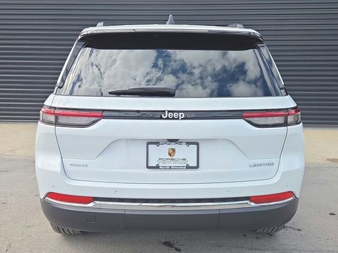 Used 2025 Jeep Grand Cherokee Limited image 23