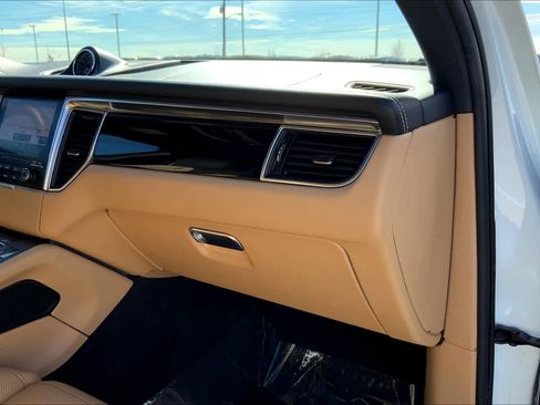 Used 2017 Porsche Macan image 15