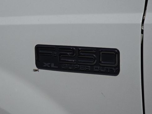 Used 2001 Ford F250 XL AWD/4WD image 23