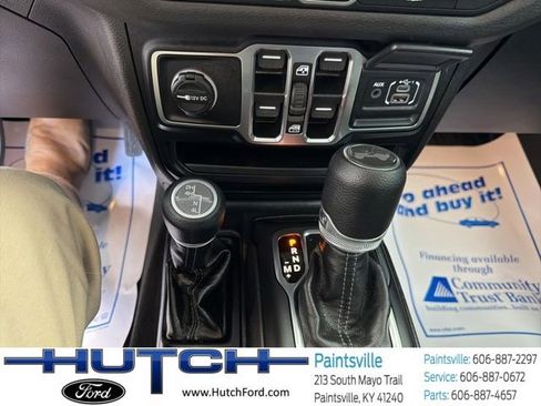 Used 2025 Jeep Wrangler Unlimited Sport AWD/4WD image 26