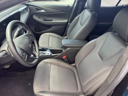 Used 2024 Buick Encore GX Preferred w/ Comfort Package FWD image 9
