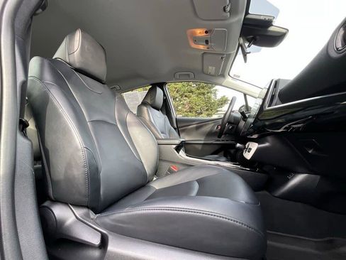 Used 2018 Toyota Prius Prime Plus image 12