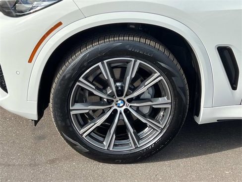 Used 2023 BMW X5 xDrive40i w/ M Sport Package image 30