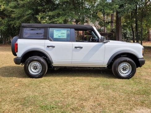 New 2025 Ford Bronco 4-Door AWD/4WD image 11